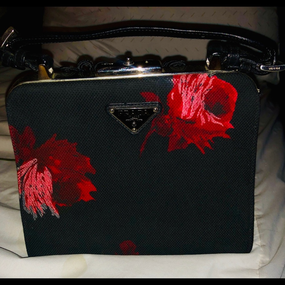 Unique PRADA Handbag & authenticity certificate